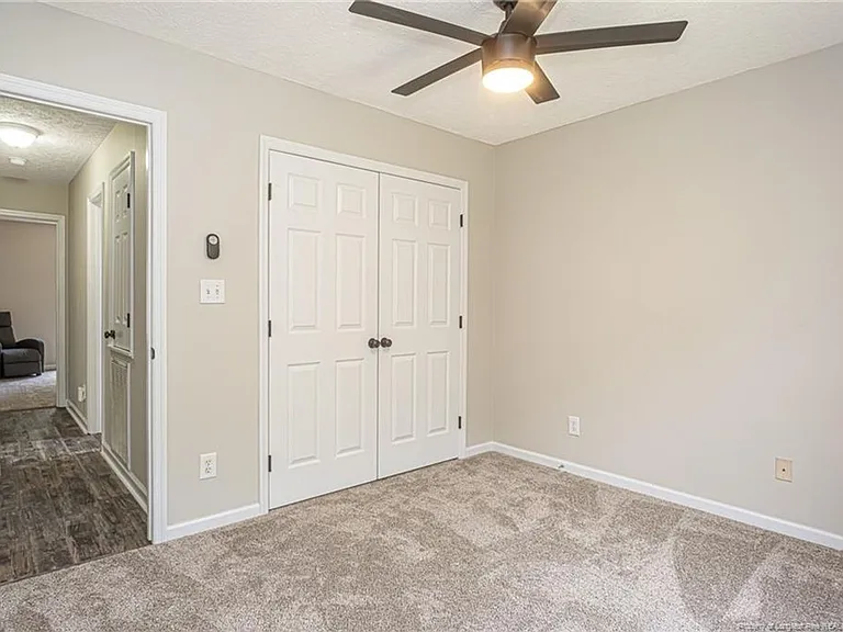 402 Roundtree Dr — Photo 30