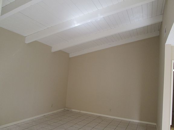 5th image of 3360-3364 N Myrtle Ave