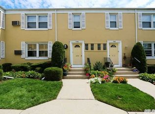 7159 252nd St, Bellerose, NY 11426