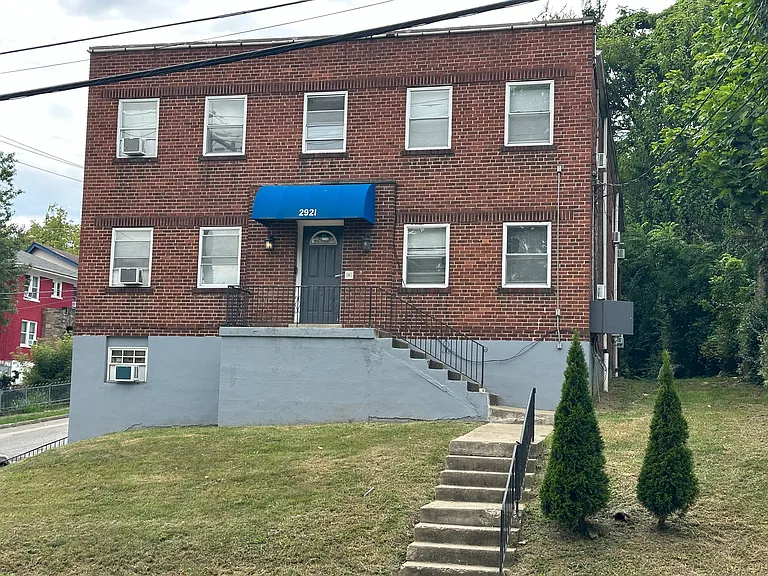 2921 Marshall Ave #2 — Photo 1