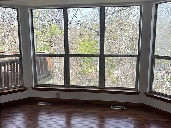 5th image of 3928 Rhine Ct