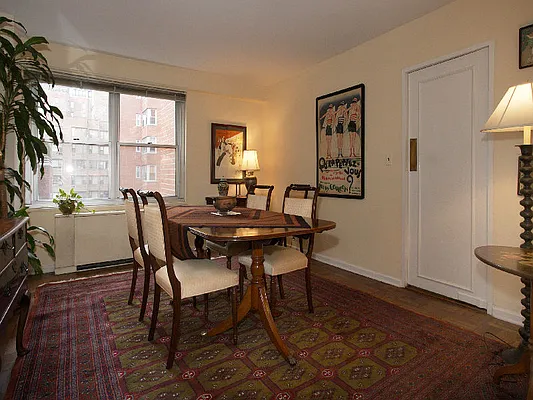 Sold by Sotheby's International Realty | media 18