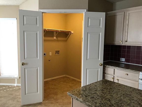 Kitchen laundry breakfast area
