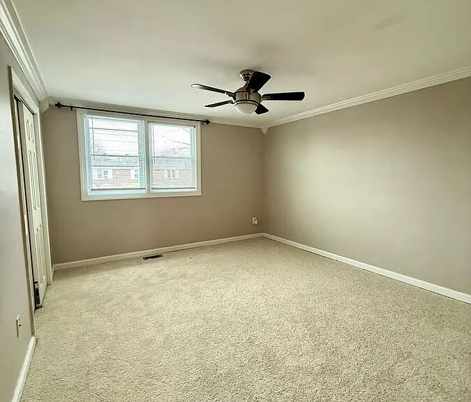 1074 N Academy Ave — Photo 10