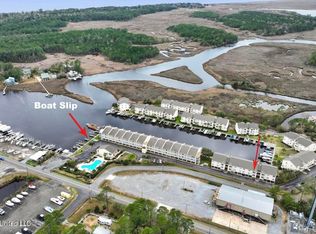 2421 Beach View Dr #B11, Ocean Springs, MS 39564