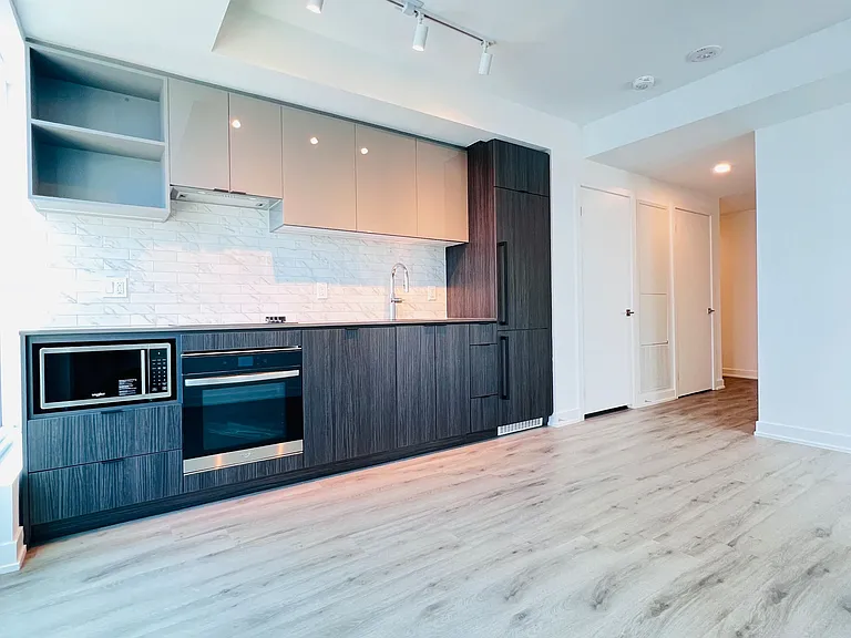 252 Church St #5306 — Photo 2
