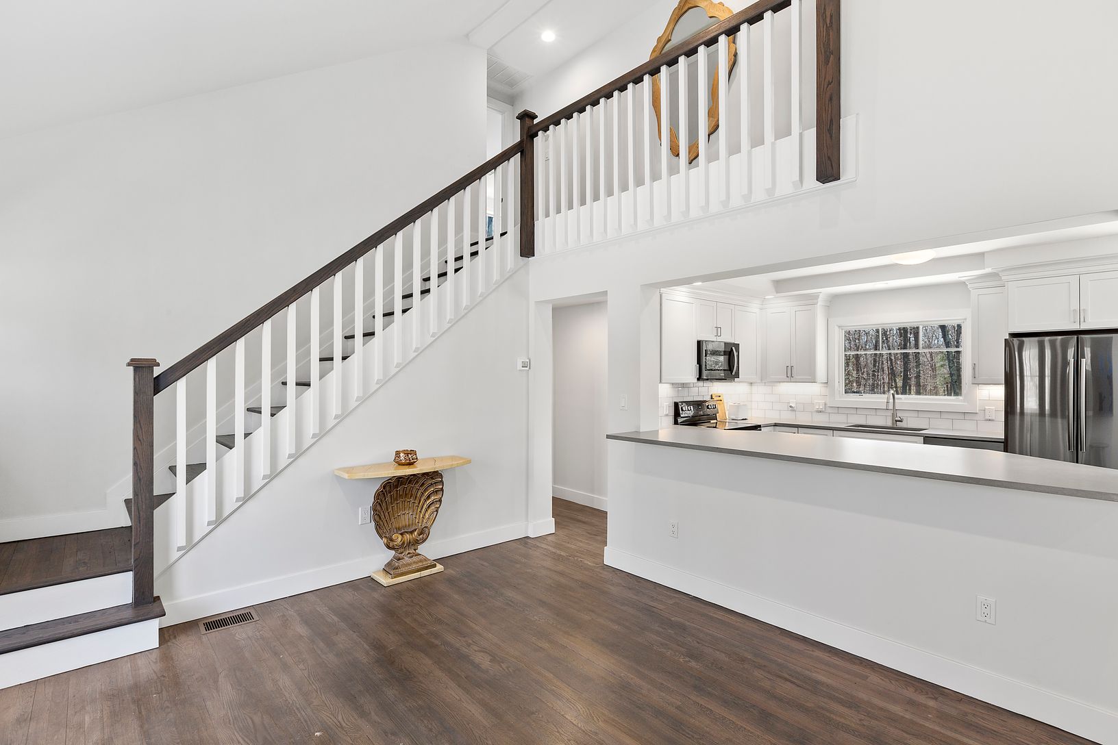 32 Manor Ln 