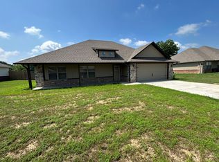 713 Black Creek Ln, Hackett, AR 72937
