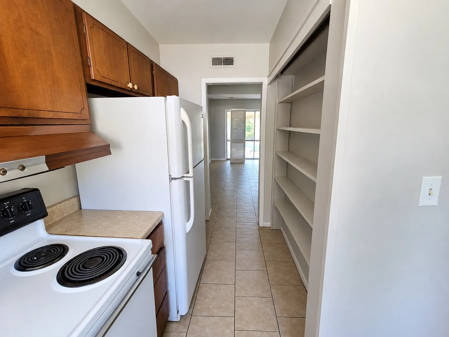 12 Willa Drive - A — Photo 4
