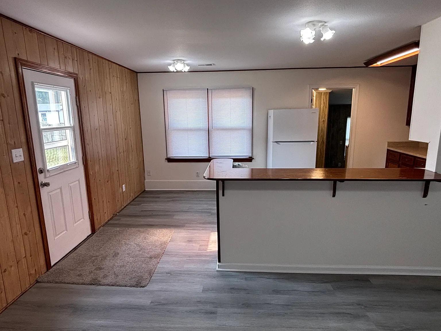 3 bed, 1225 sqft, $1,300 — Photo 2