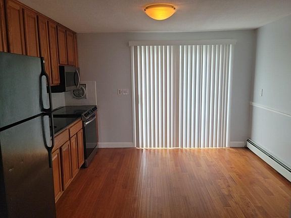 4th image of 10 Washington Park Dr #C
