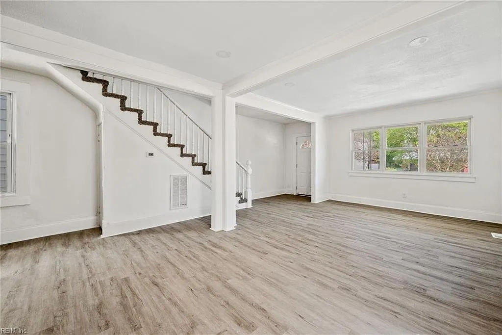 869 Rugby Street - 1 — Photo 2