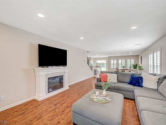 5th image of 222 Willow Pond Ct