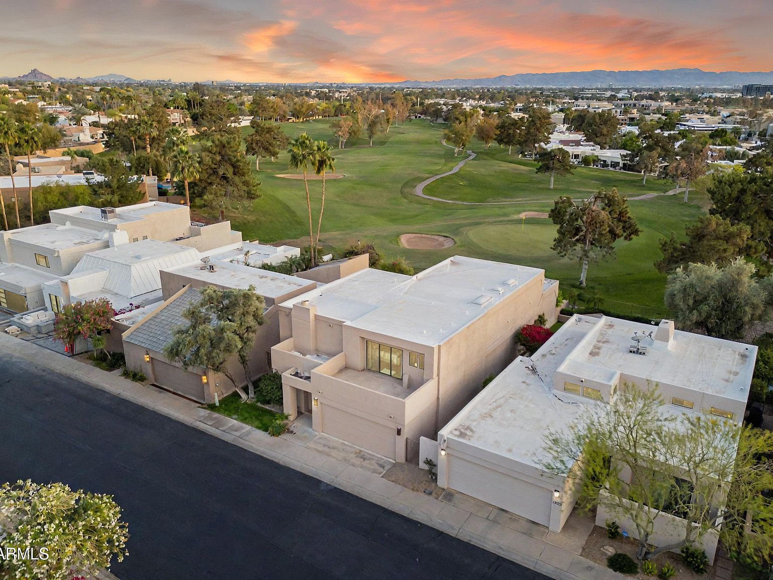 3033 E Claremont Ave