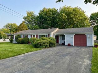 9 Spruce Ave, Middletown, RI 02842