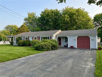 9 Spruce Ave, Middletown, RI, 02842