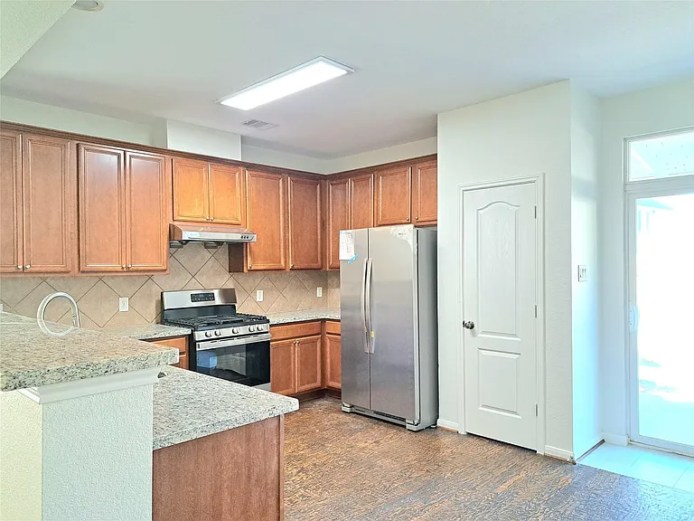 13134 Stratford Skies Ln — Photo 9