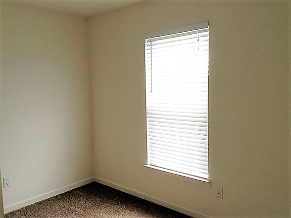 5th image of 111 Leather Leaf Ln
