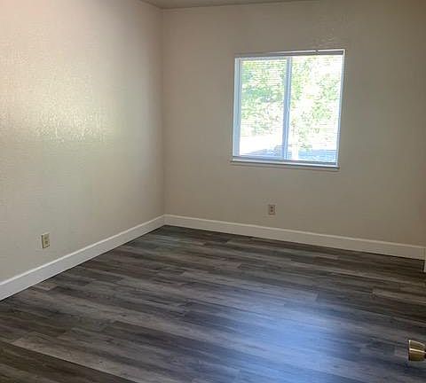 4th image of 1036 S Central Ave #7