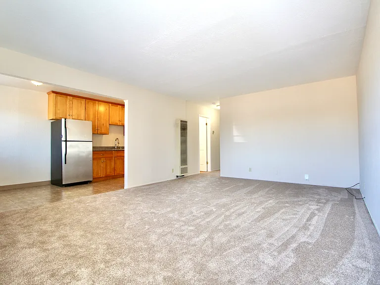 22834 Myrtle St #4 — Photo 6
