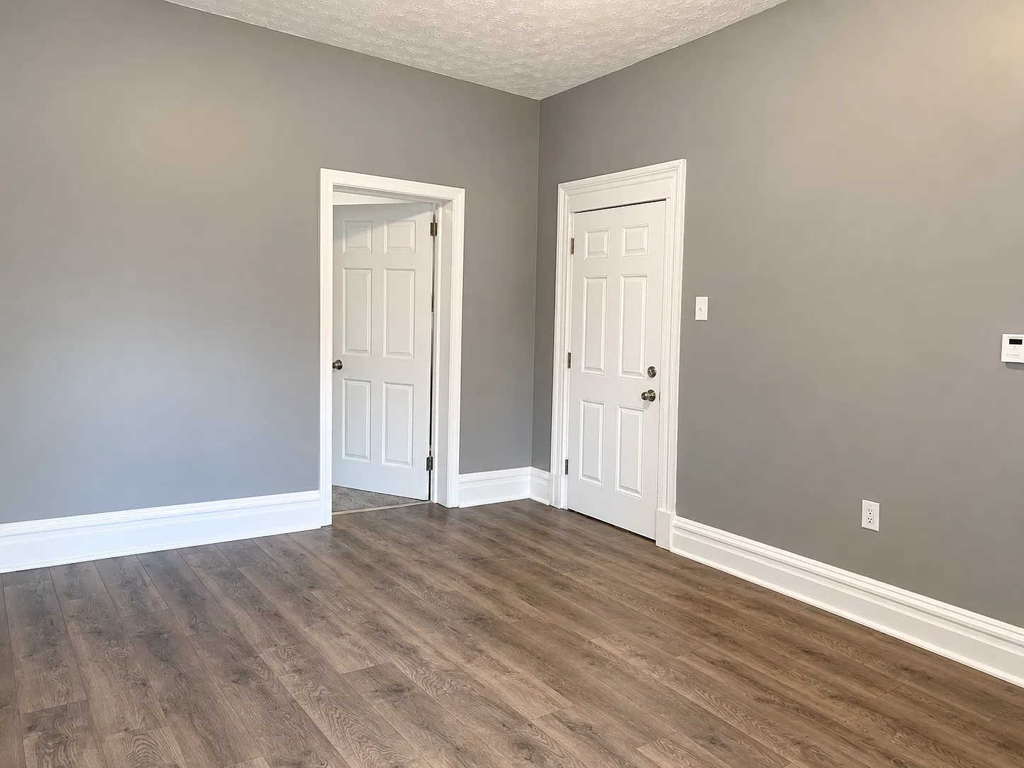 2 bed, 1000 sqft, $999 — Photo 3