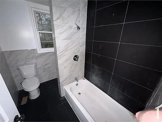 265 W Runyon St #1 — Photo 4