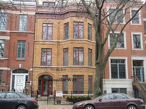 2nd image of 1927 N Sedgwick St APT 3F