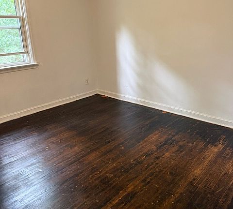 5th image of 44 N Pennewell Dr