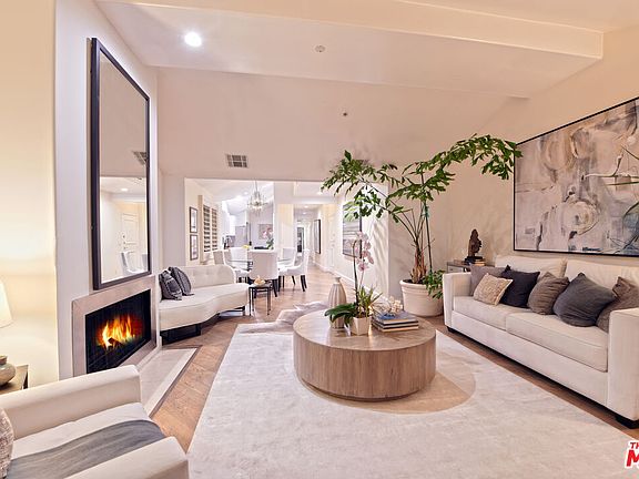 2nd image of 2015 S Beverly Glen Blvd APT 401