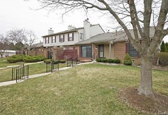 2nd image of 38840 Country Cir #1