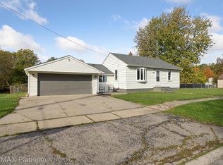 4312 Greenly St, Burton, MI 48529