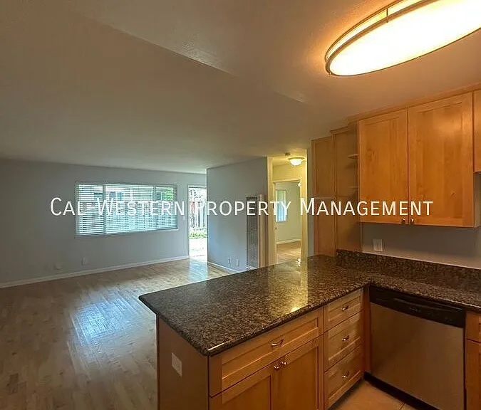 250 Palo Alto Ave #1 — Photo 27