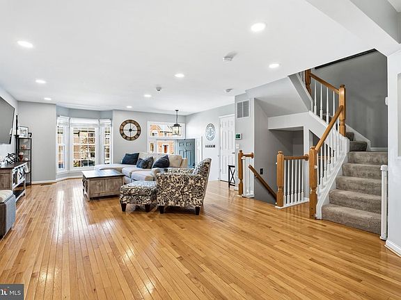 4th image of 11928 Thurloe Dr