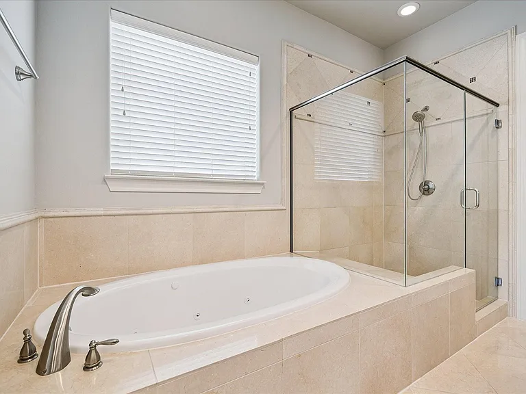 2048 Fannin Sta S — Photo 25