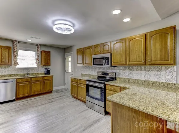 7004 Owens Ct APT B, Lowell, NC 28098