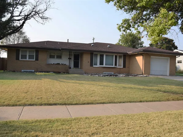 203 E 29th St, Hays, KS 67601