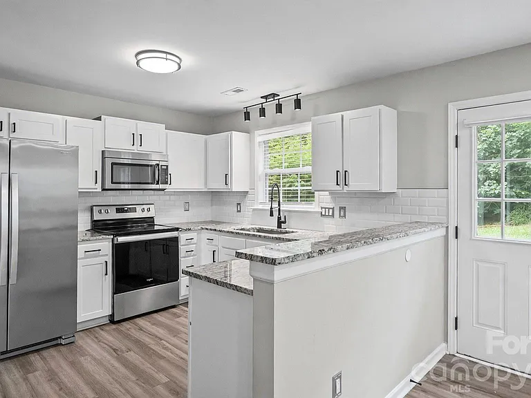 3320 Whitebridge Ln — Photo 13