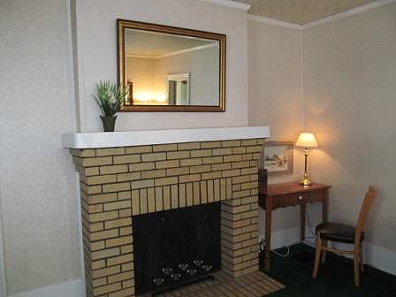 4th image of 419 E Main St