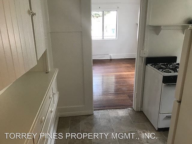 3970 Goldfinch St. Apartments - San Diego, CA | Zillow