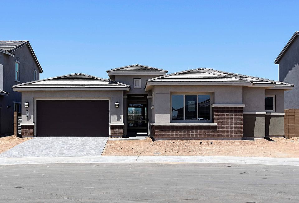 1st image of 3316 E Robin Ln