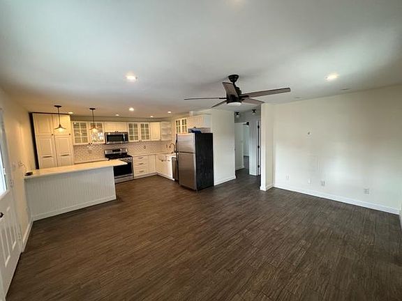 4th image of 48 Mohawk Ave #1