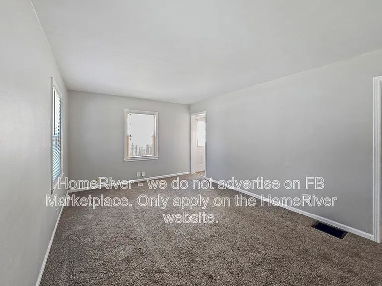 229 S 7th Ave — Photo 5