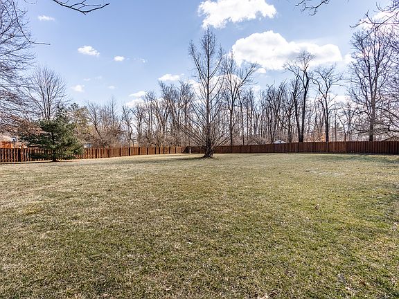 5th image of 7411 Perrier Dr