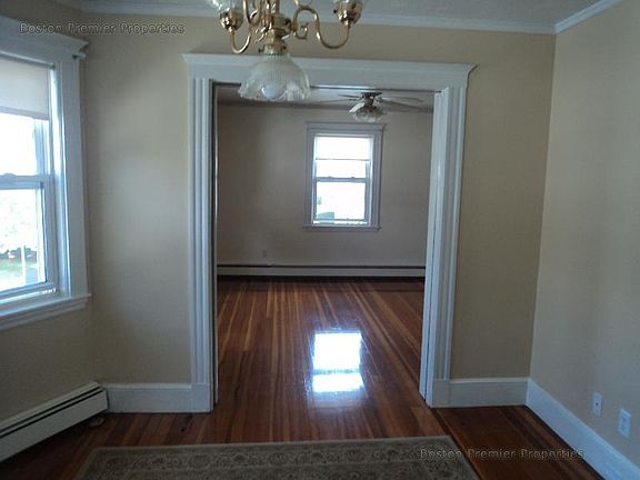 4th image of 35 Spear St APT 2