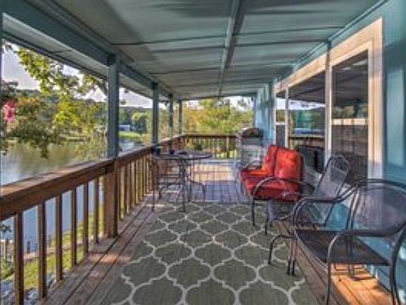 Top deck steps on both sides