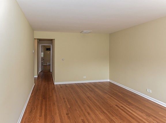 3rd image of 4220 N Oketo Ave
