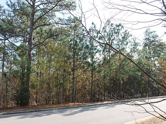 3rd image of 18 Chestertown Dr