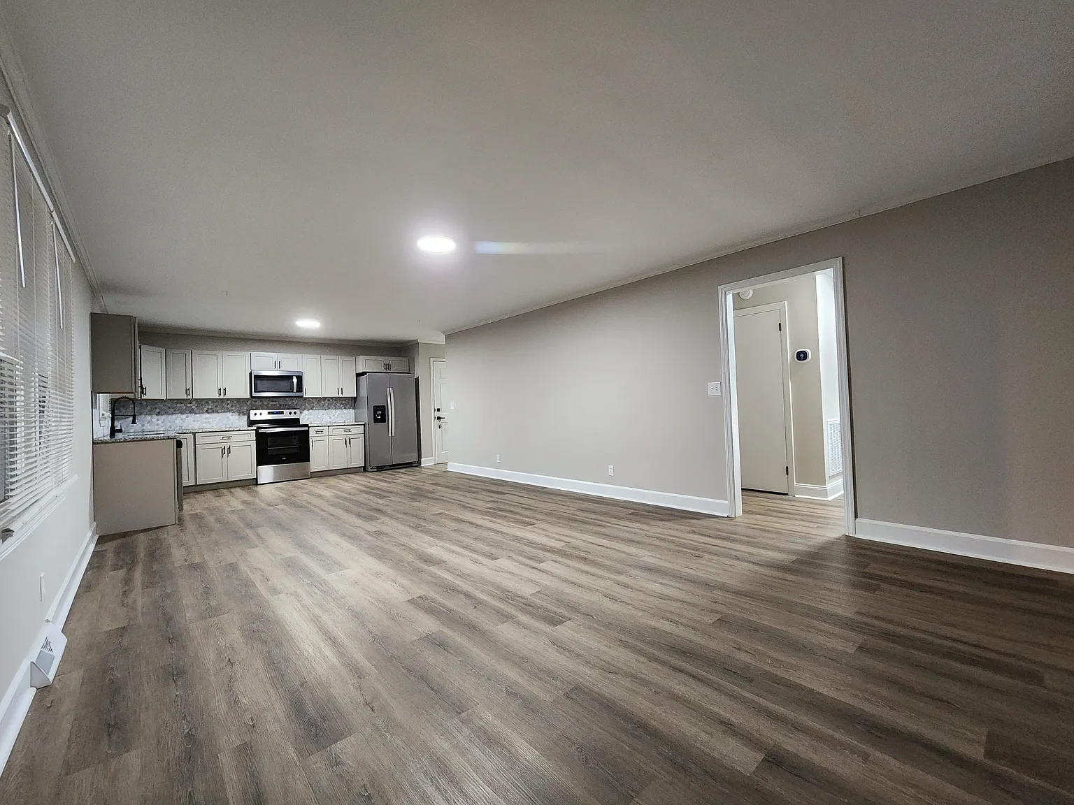 3 bed, 1.5 bath, 1550 sqft, $1,695 — Photo 4
