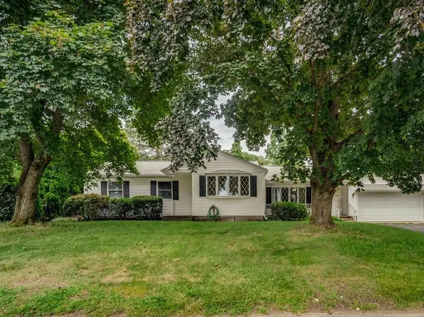 132 Nelson St, Chicopee, MA 01013