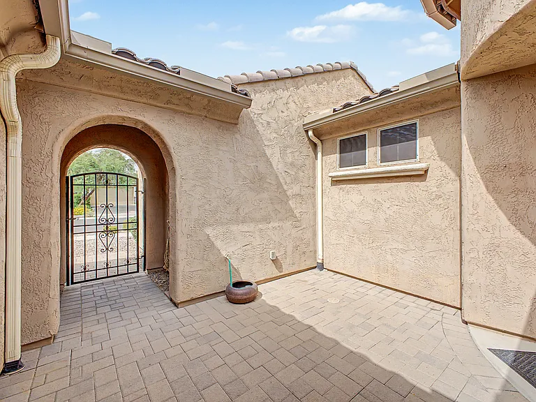 2539 W Rabjohn Rd — Photo 6